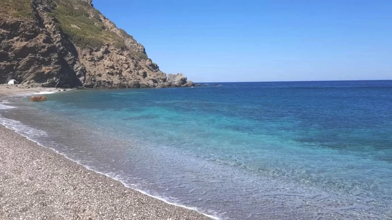 Çeşme'ye Veda! İzmir'in Sakin Cenneti Gönsüz Koyu: Tam Kafa Dinleme Yeri!