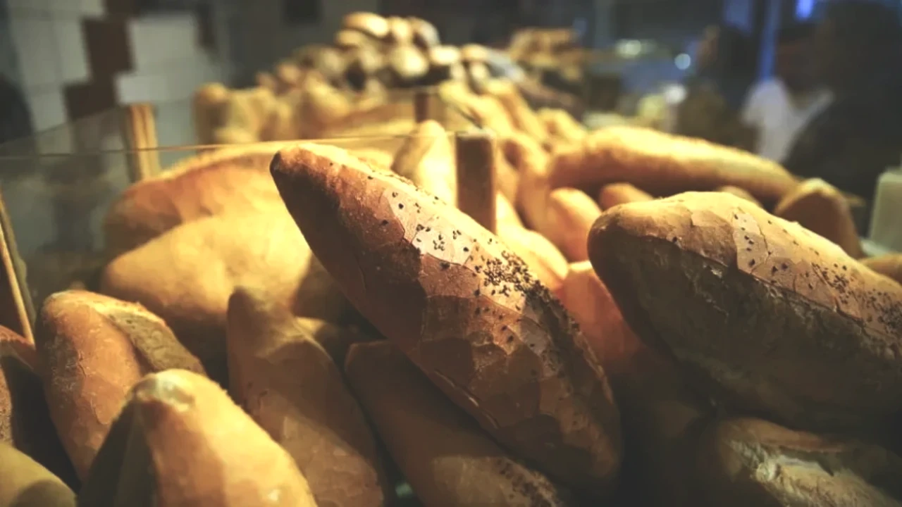 İzmir'de Ekmek Fiyatlarına Şok Zam! Oy Birliğiyle Onaylandı!